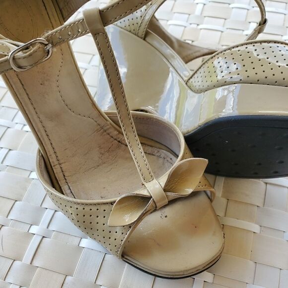 Tod's Patent Leather Heel Wedges  37 - Picture 8 of 8